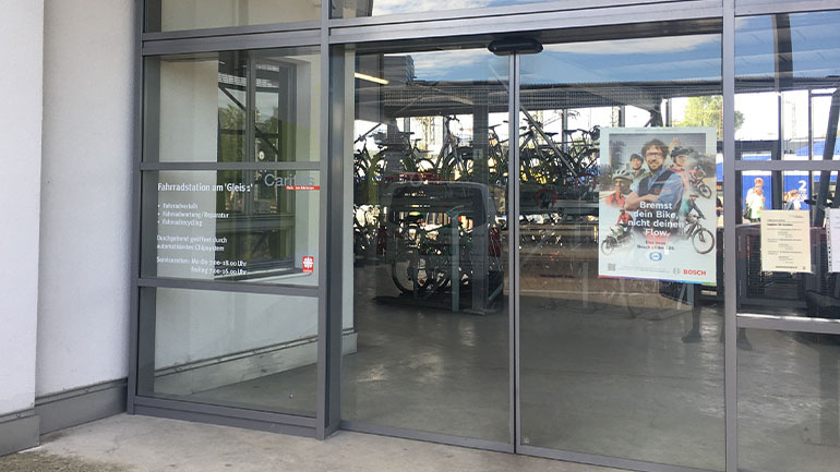 Bosch_Radstation Eingang Geschäft